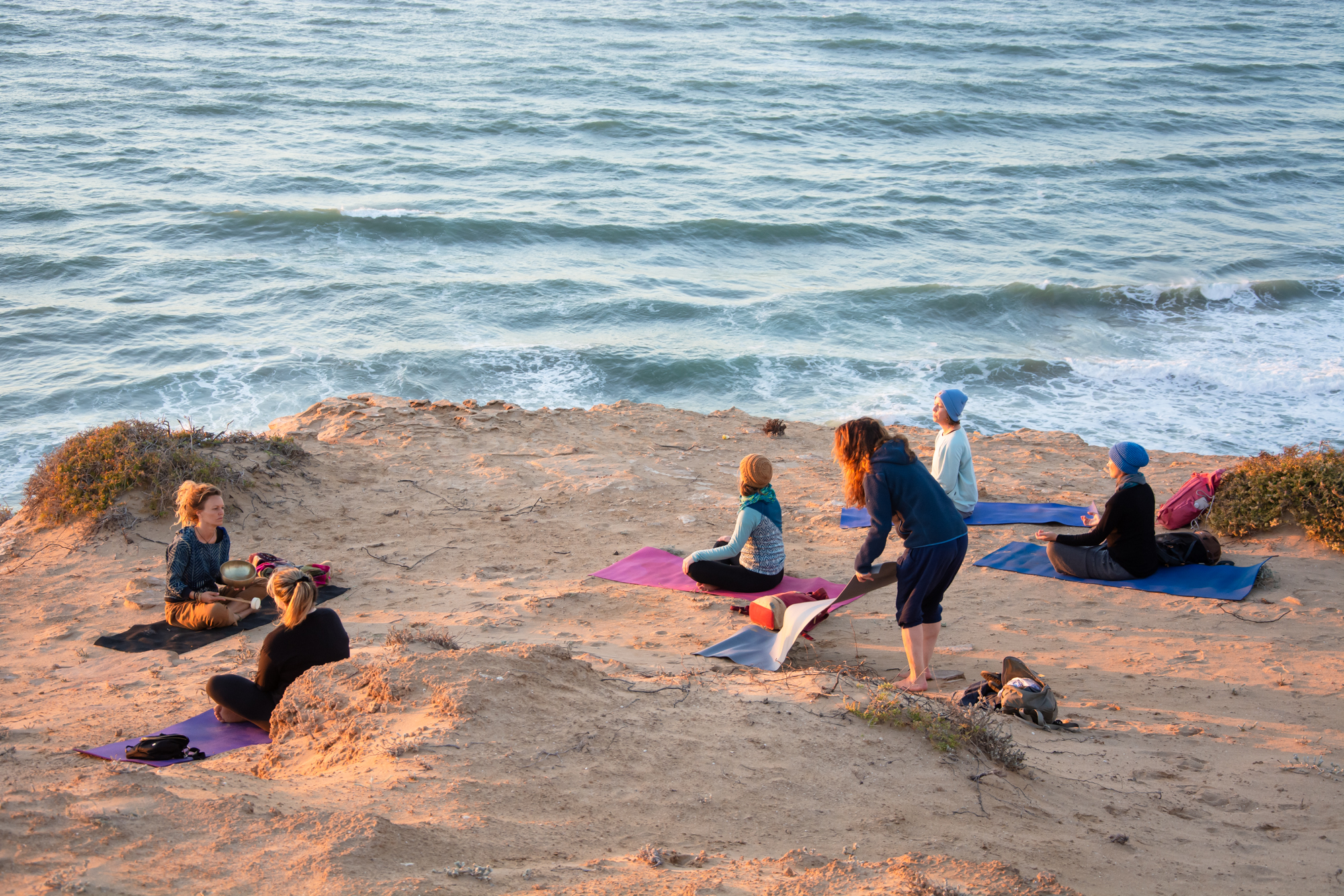 Yoga in der Wüste und am Meer